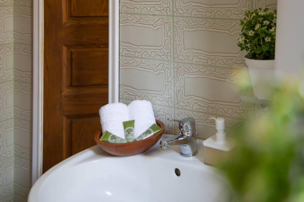 Seaview Stylish Flat In Andros - Walk To Beach Luaran gambar
