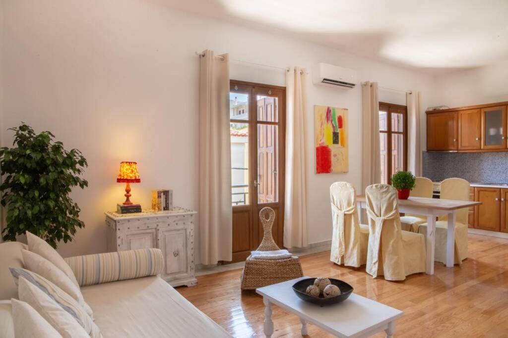 Seaview Stylish Flat In Andros - Walk To Beach Luaran gambar
